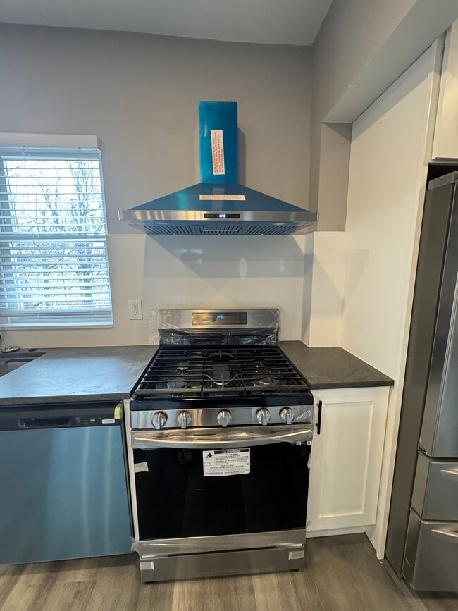 Photo - 3374 Webster Ave