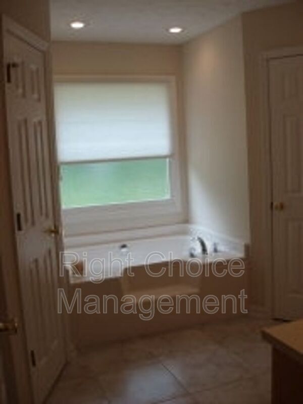 2990 Slippery Rock Ct