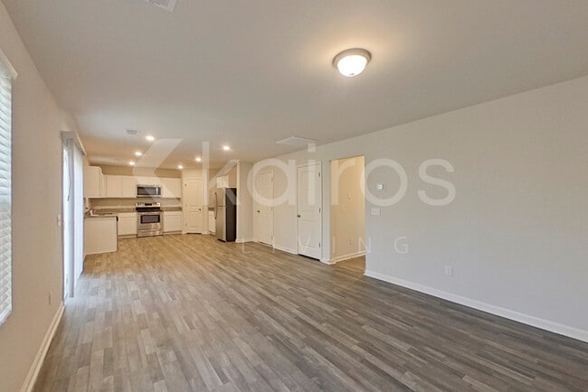 Photo - 2513 Island Dr SE