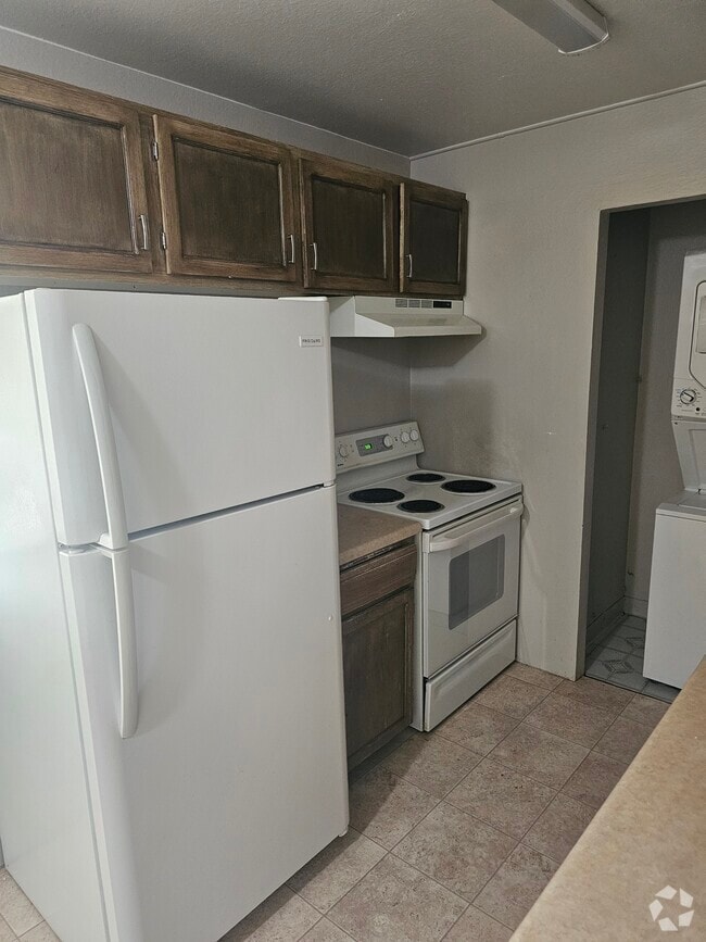 Building Photo - 451 Golden Cir Unit #211 Rental