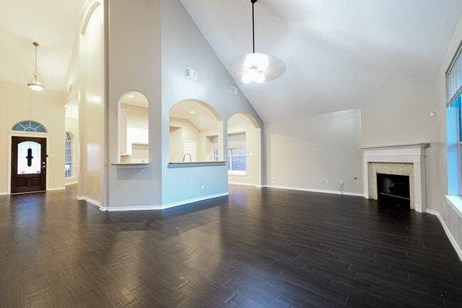 Photo - 212 Rolling Springs Ln