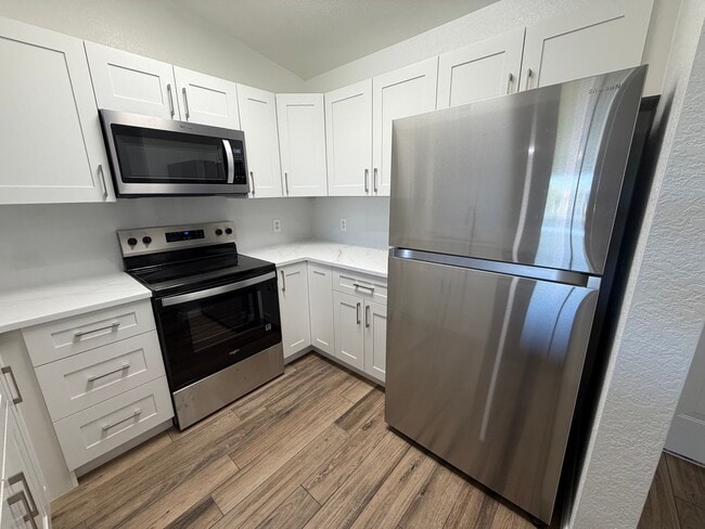 Photo - ANNUAL RENTAL - KEY ROYAL CONDO -THIRD FLOOR- 2 BED-1 BATH