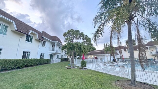 Photo - 700 SE 2nd Ave Unidad 315