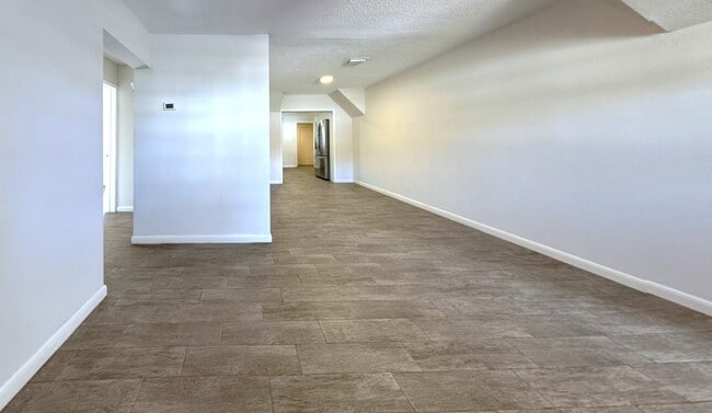 Photo - 2928 W Elrod Ave