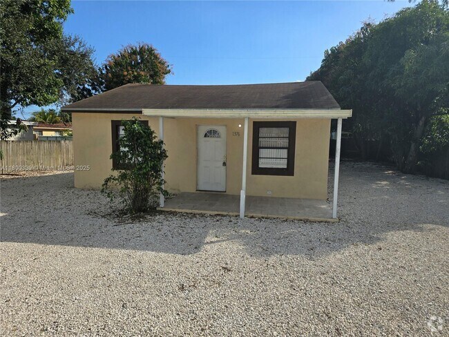 Building Photo - 1376 NW 103rd St Unit 1 Rental
