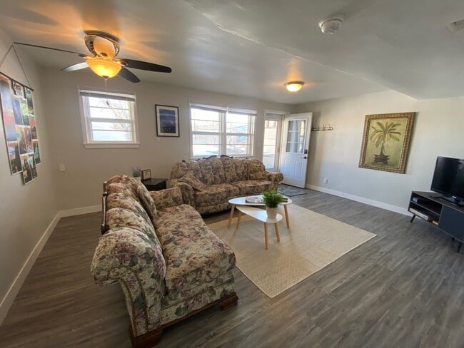 Photo - 631 Saint James St