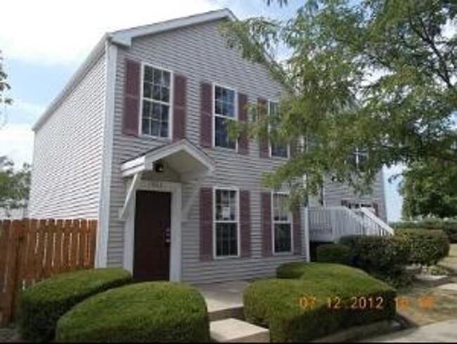 Building Photo - Beautiful 3 bedroom 1.1 Bathroom home