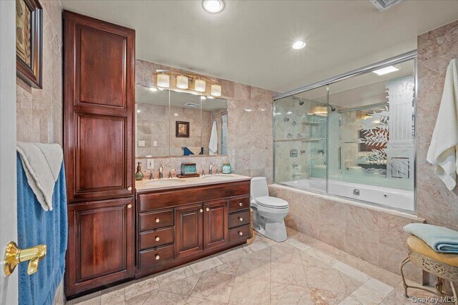 Photo - 190 Schofield St Unit 2B