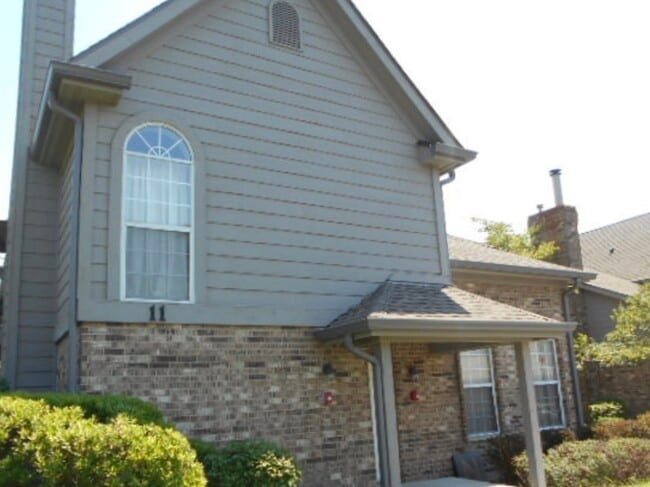 Building Photo - 11 Foxcroft Rd