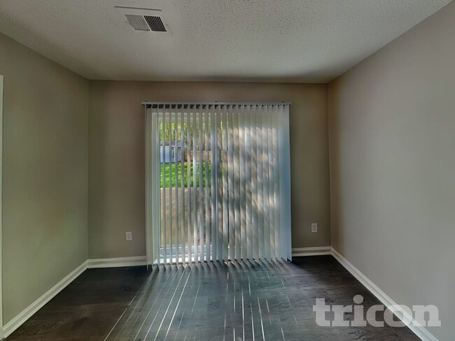 Photo - 417 Havenbrook Way NW