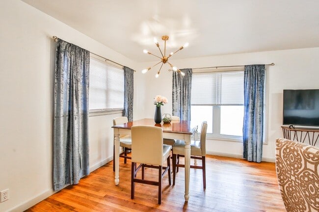 Photo - 3011 45th St