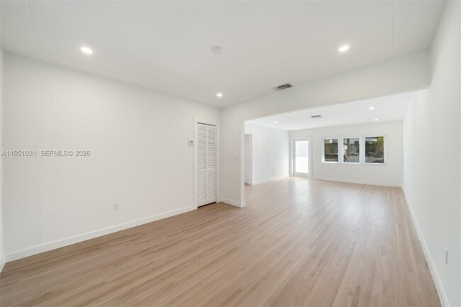 Photo - 47 Oviedo Ave