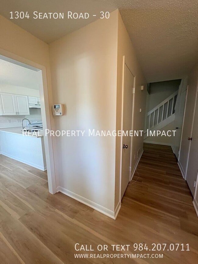 Photo - 1304 Seaton Rd