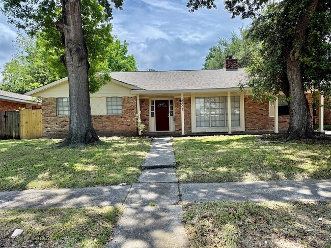 Building Photo - 8827 Rowan Ln