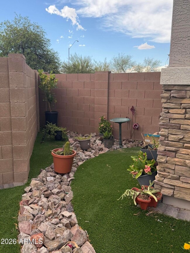 Photo - 2924 N Taylor Ln