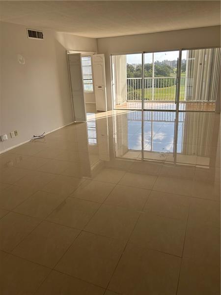 Photo - 3300 N Palm Aire Dr Unidad 808