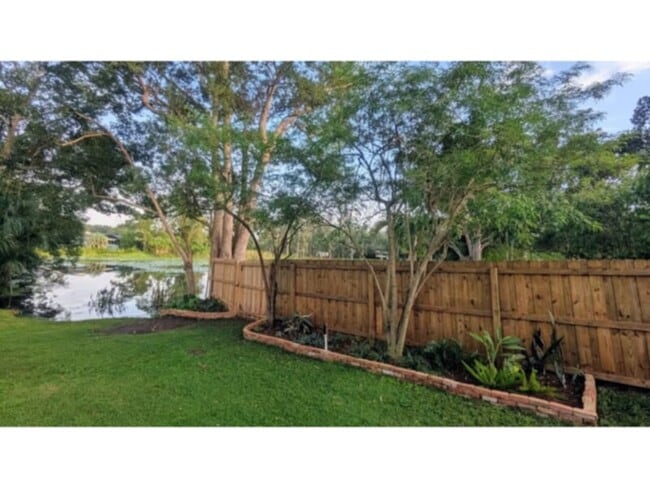 Photo - Gorgeous Lakefront 3 Bedroom, 2 Bathroom H...