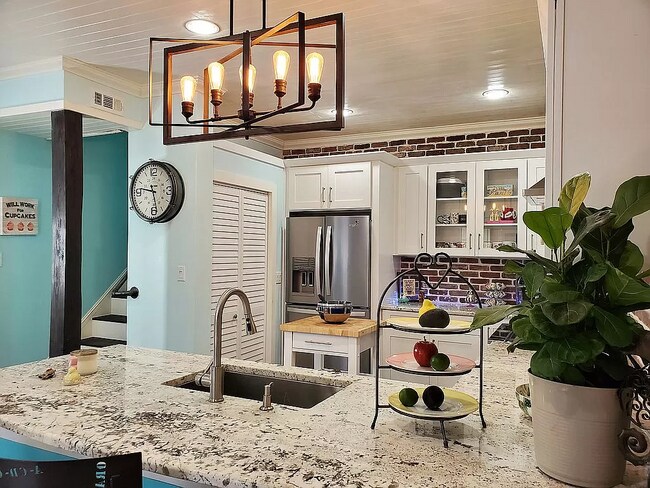 Photo - 921 Marine Dr Unidad 327