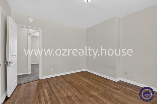 1734 Wellesley Dr