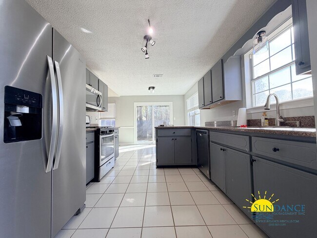 Photo - Stunning 3 Bedroom Home in Mary Esther!