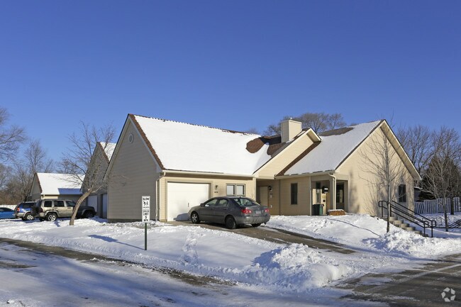 Bloomington Family Townhomes - Bloomington Family Townhomes
