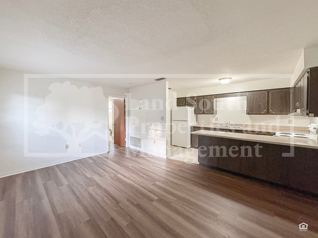 Photo - 815 W Carole St