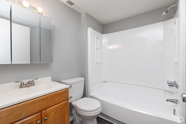 2BR, 1BA - 1,000SF