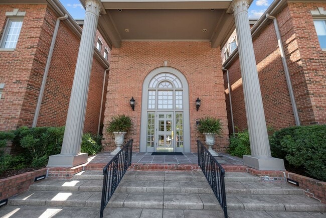 Photo - Newly Renovated Condo in The Westende with... Unit 207