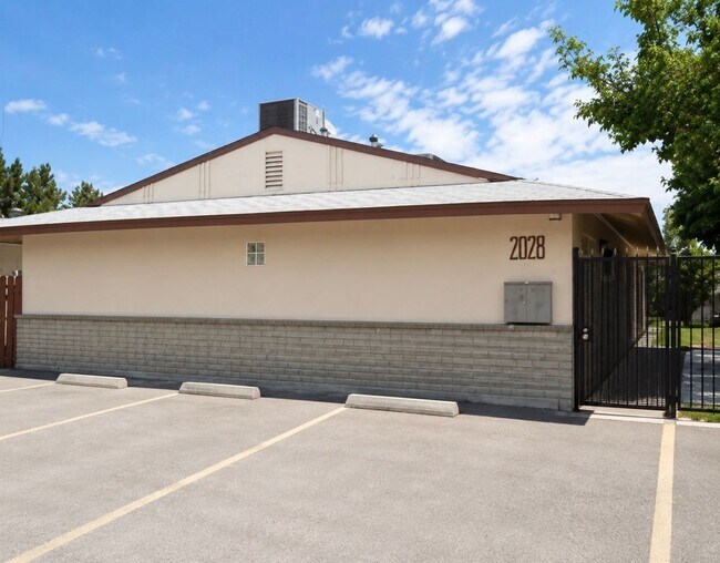 Photo - 2028 Daley St Unit 1