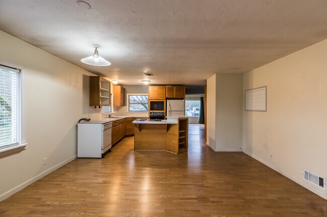 Photo - 51923 Columbia River Hwy