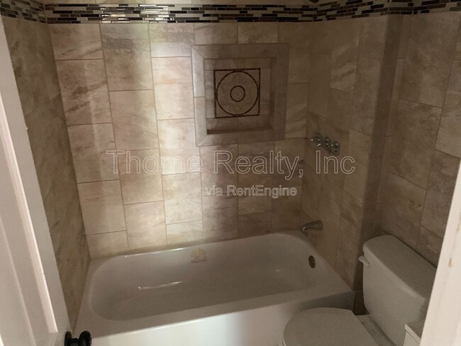 Photo - 813 Clark St