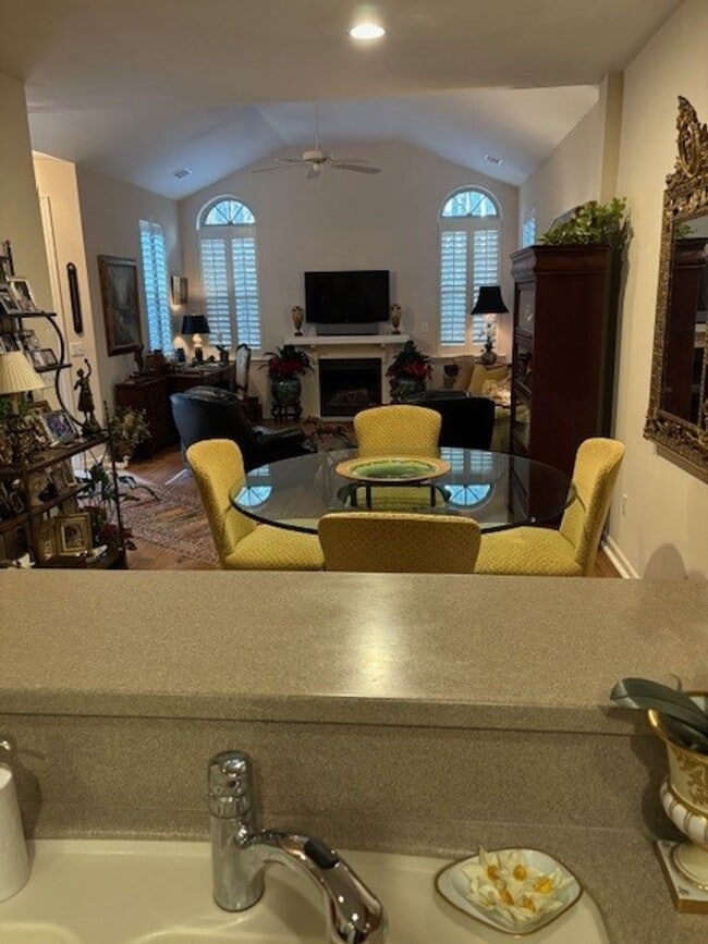 Photo - Welcome to Abbey Glen