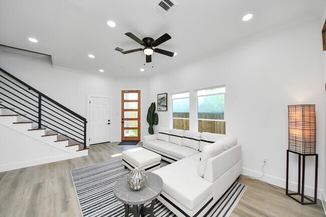 Photo - 9307 Jutland Rd