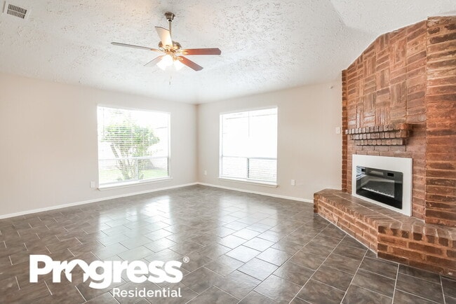 Photo - 3915 Vineyard Dr