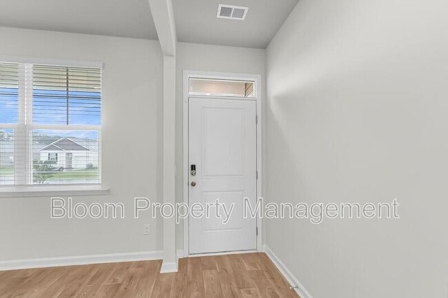 Photo - 502 Lk Rdg Blvd
