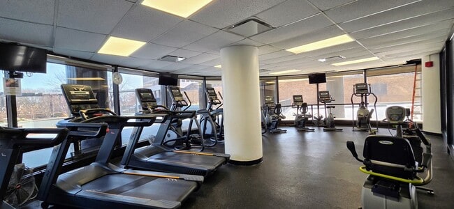 Photo - 5415 N Sheridan Rd Unidad 1414