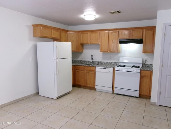 Photo - 303 McClintock Dr Unit 4