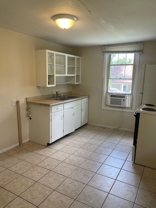 Photo - Etowah 37331 - Now available, 1-bedroom, 1-bath apartment conveniently located in Etowah! - Conta...