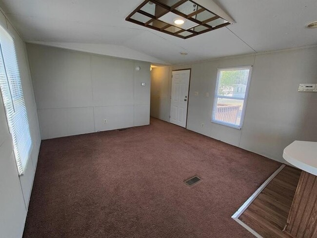 Photo - 308 Sunshine Dr