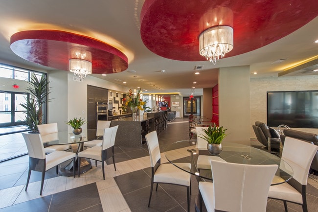 Photo - San Marino Apartments