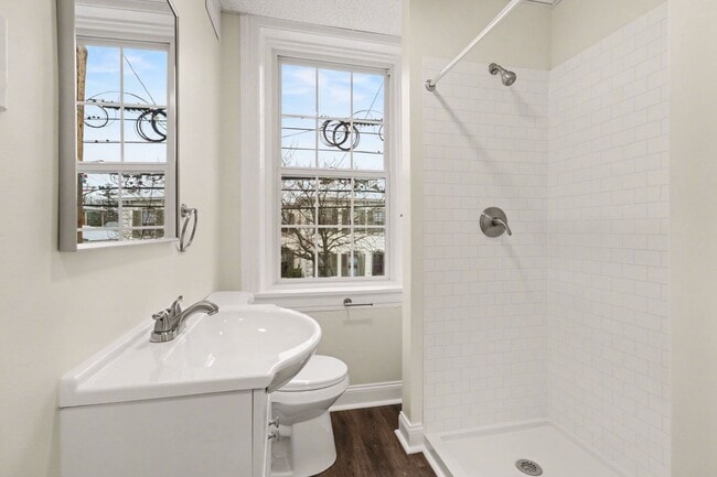 Photo - 145 S Pitt St Unidad 145 S Pitt St Apt 2FL