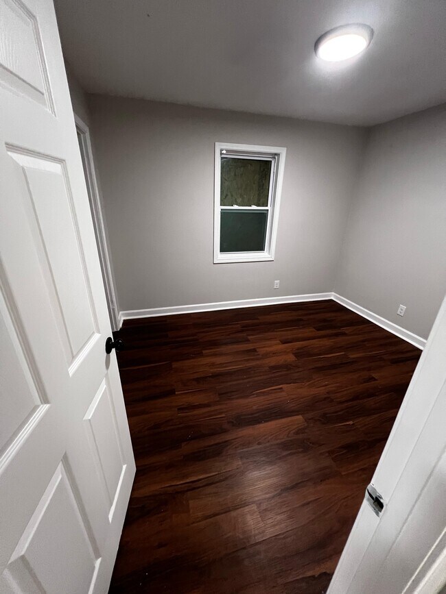 Photo - 3927 Dearborn St