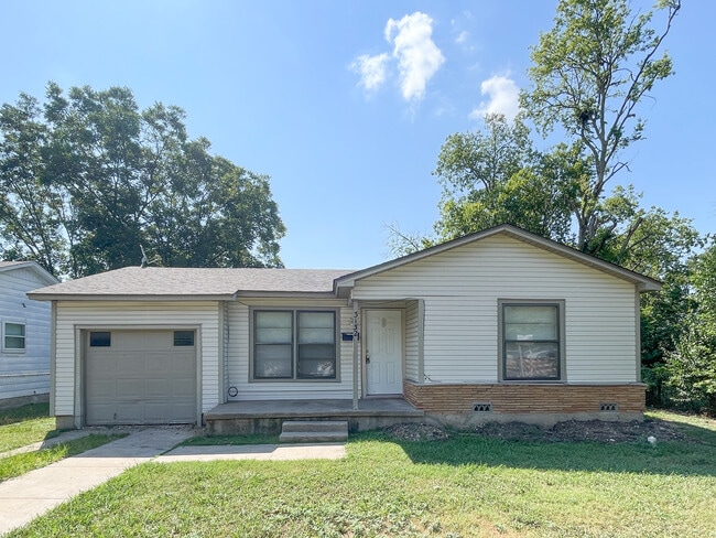Building Photo - 3132 Daughtrey Ave Rental