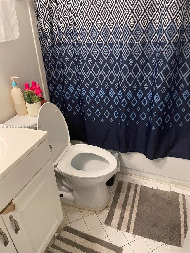 Photo - 3409 NW 44th St Unit 204