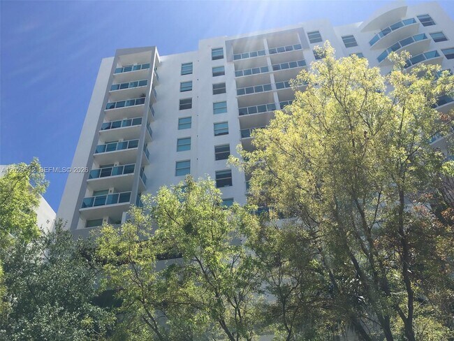 Building Photo - 1723 SW 2nd Ave Unit 509