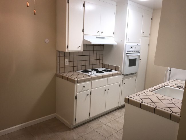 Photo - Mariposa Apartments Unit 14