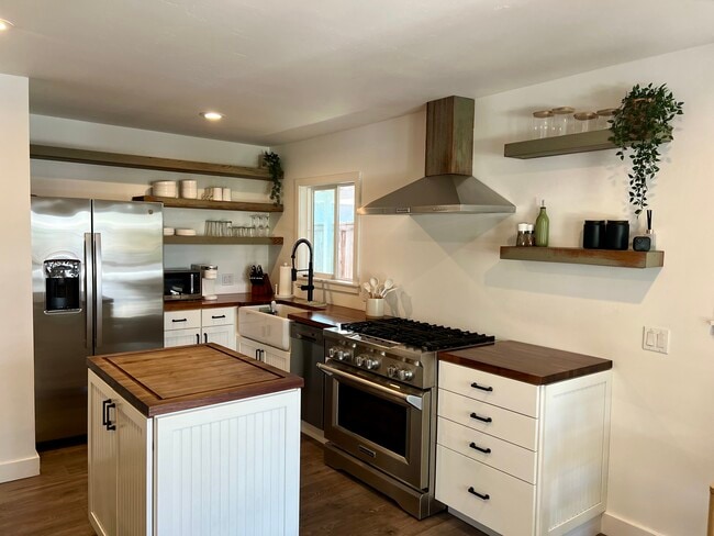 Photo - 221 Esparto Ave