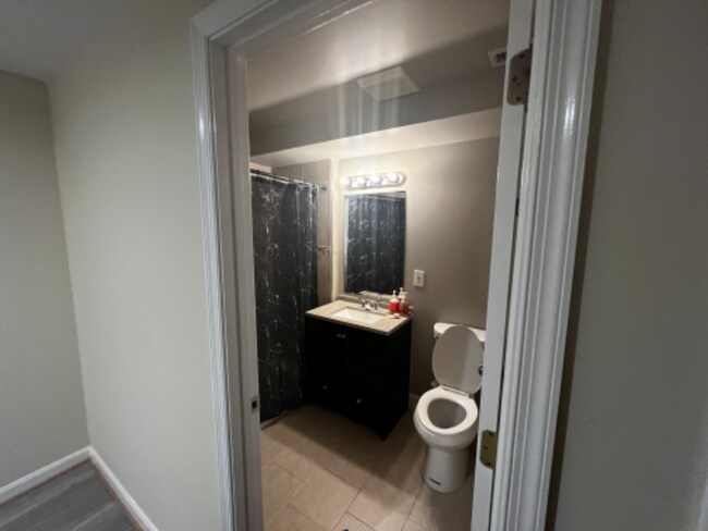 Photo - 9310 Camphor Ct Unidad Basement apartment