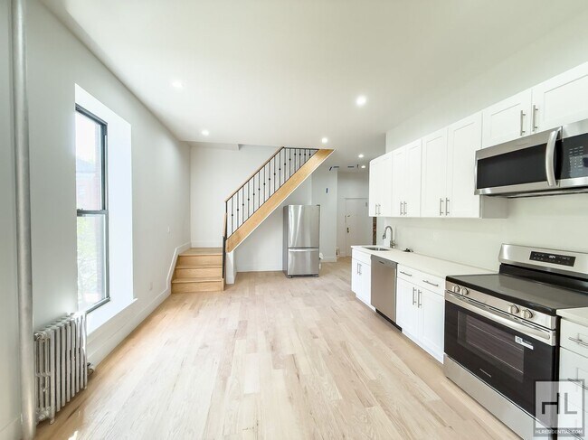 Photo - Expansive Sun-drenched Bed-Stuy 7 Bed 3-Ba... Unit A2