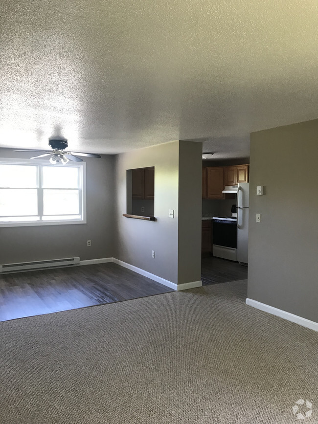 Building Photo - 34 Quaboag St Unit 1 Rental